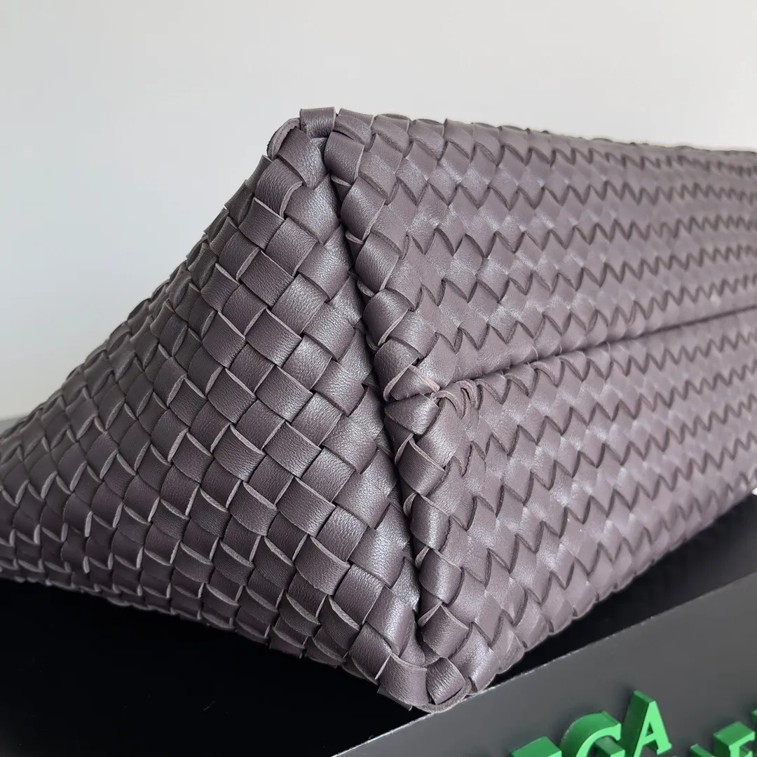 All categories 💚 Authentic bags 💚 BV 2025 new BV handbags